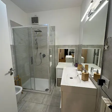 Be-c0 Bicocca Luxury Garden 아파트 *