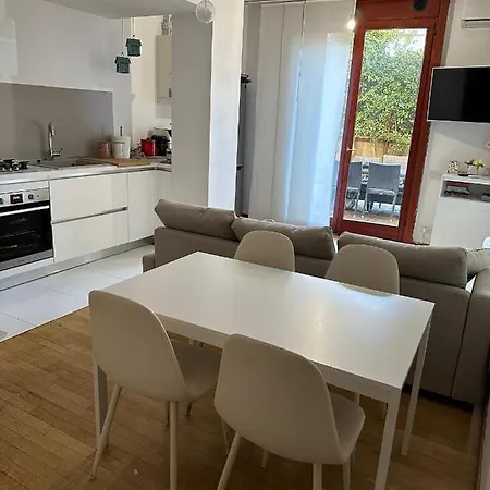 Apartment Be-c0 Bicocca Luxury Garden Milan